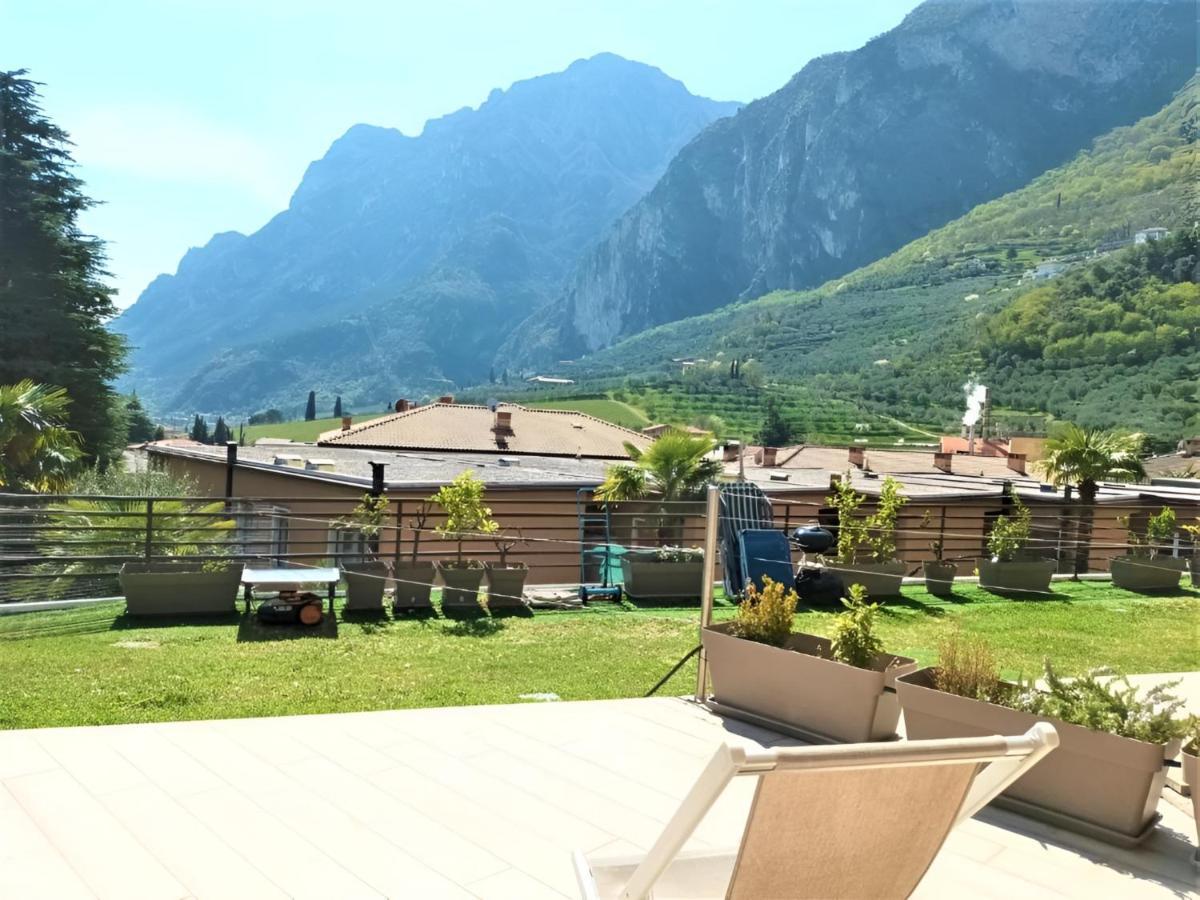 Waterfall & Pool Riva del Garda Exterior foto