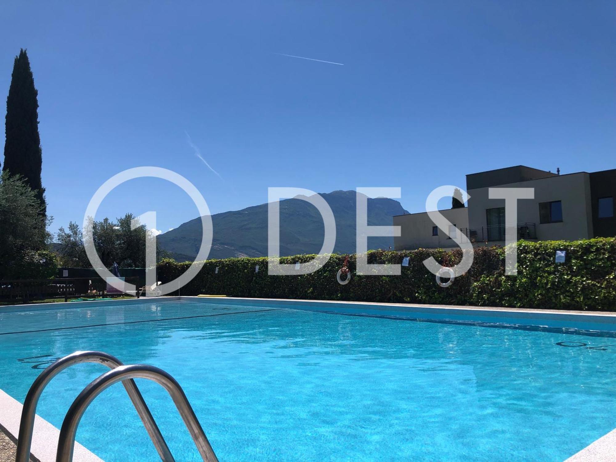 Waterfall & Pool Riva del Garda Exterior foto