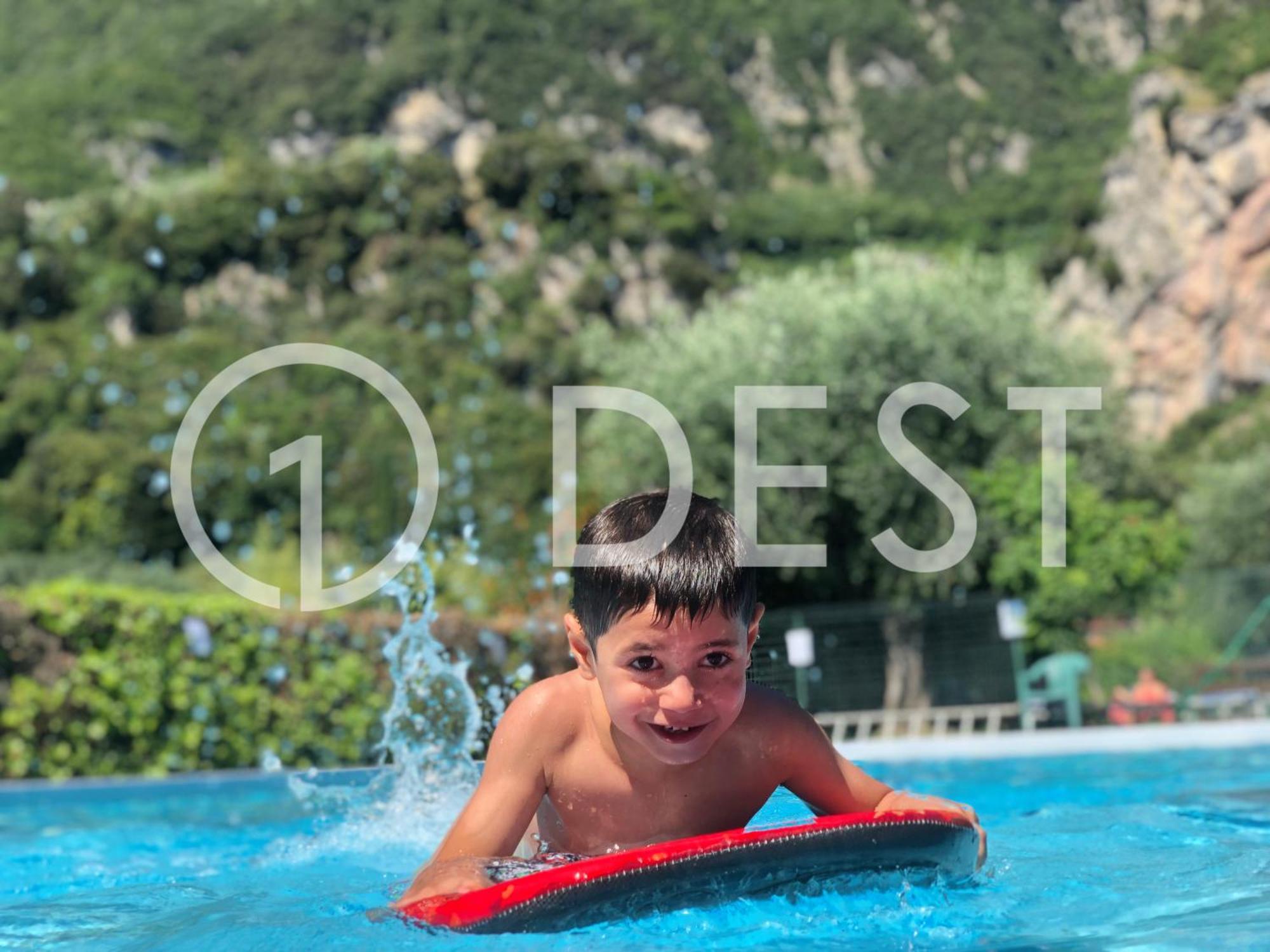 Waterfall & Pool Riva del Garda Exterior foto